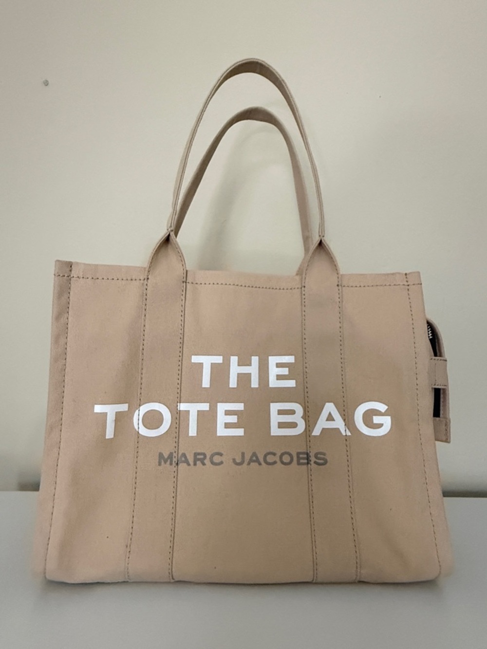 Marc Jacobs The Tote Bag Large in Beige